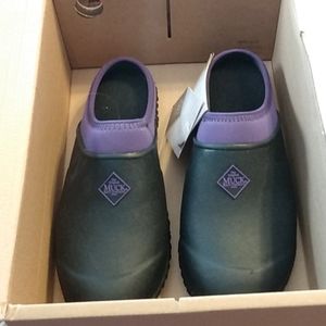 Muck boots clog